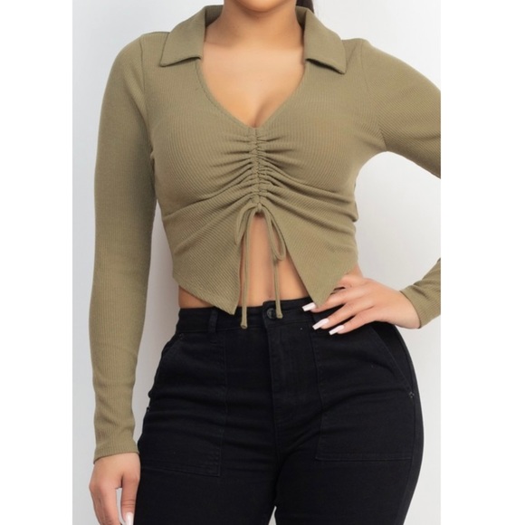 🆕ALESIA ruched top in olive - Picture 4 of 7